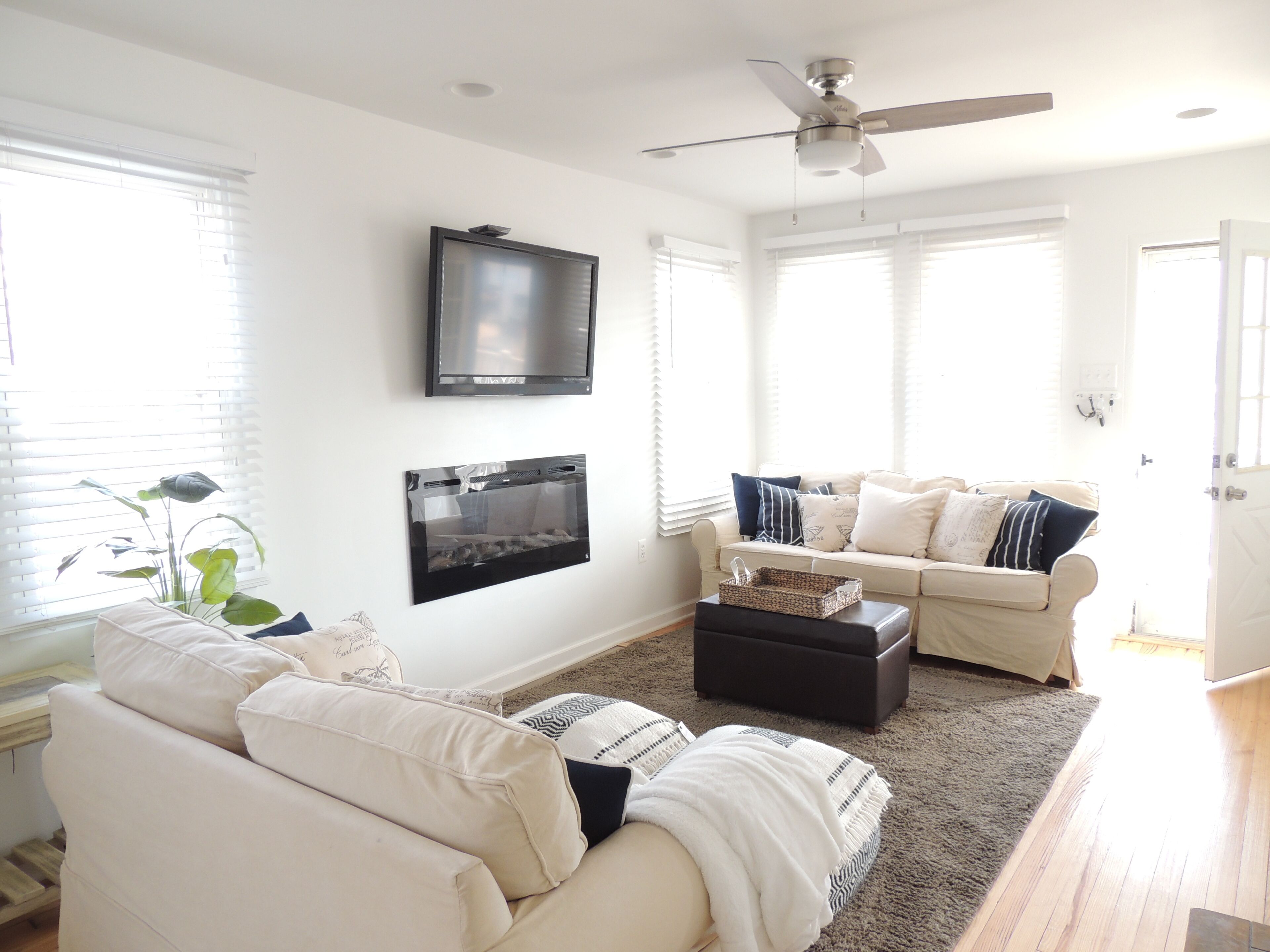 Beach Block One house from beach 1st floor Completely Renovated
