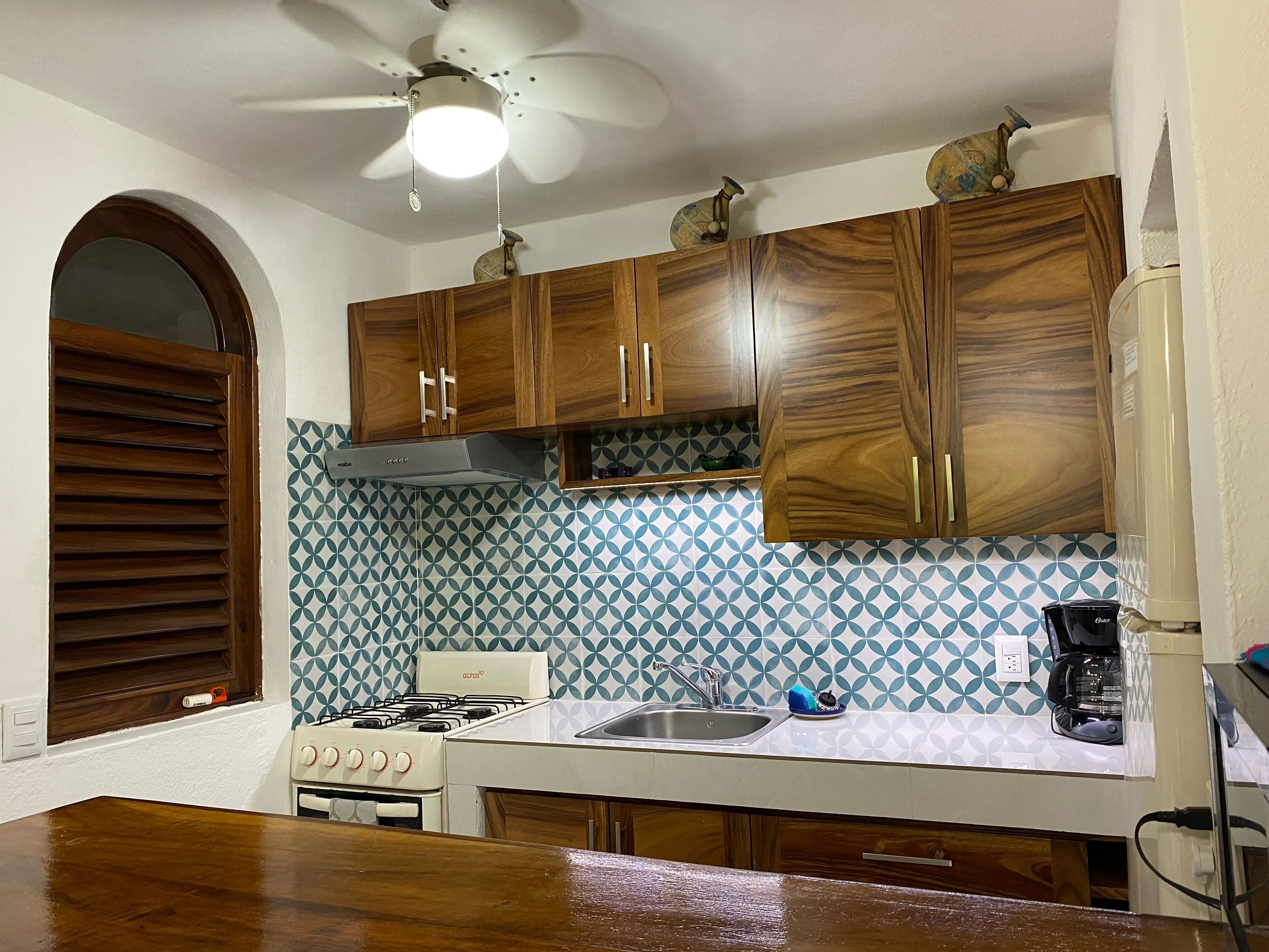 Charming Mexican Style Condo, across the street to the beach!