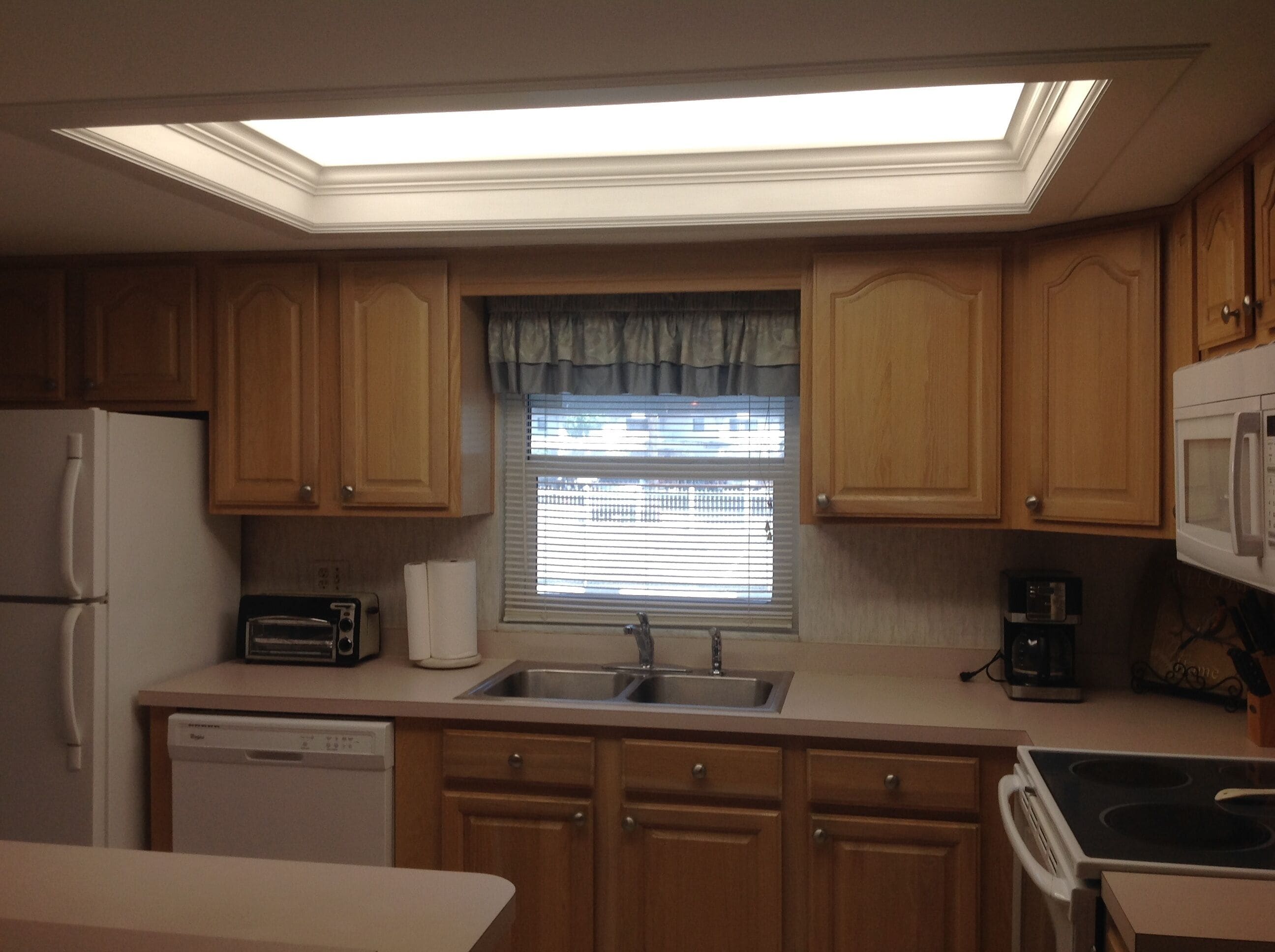 Frigorífic, microones, forn i placa de cuina 