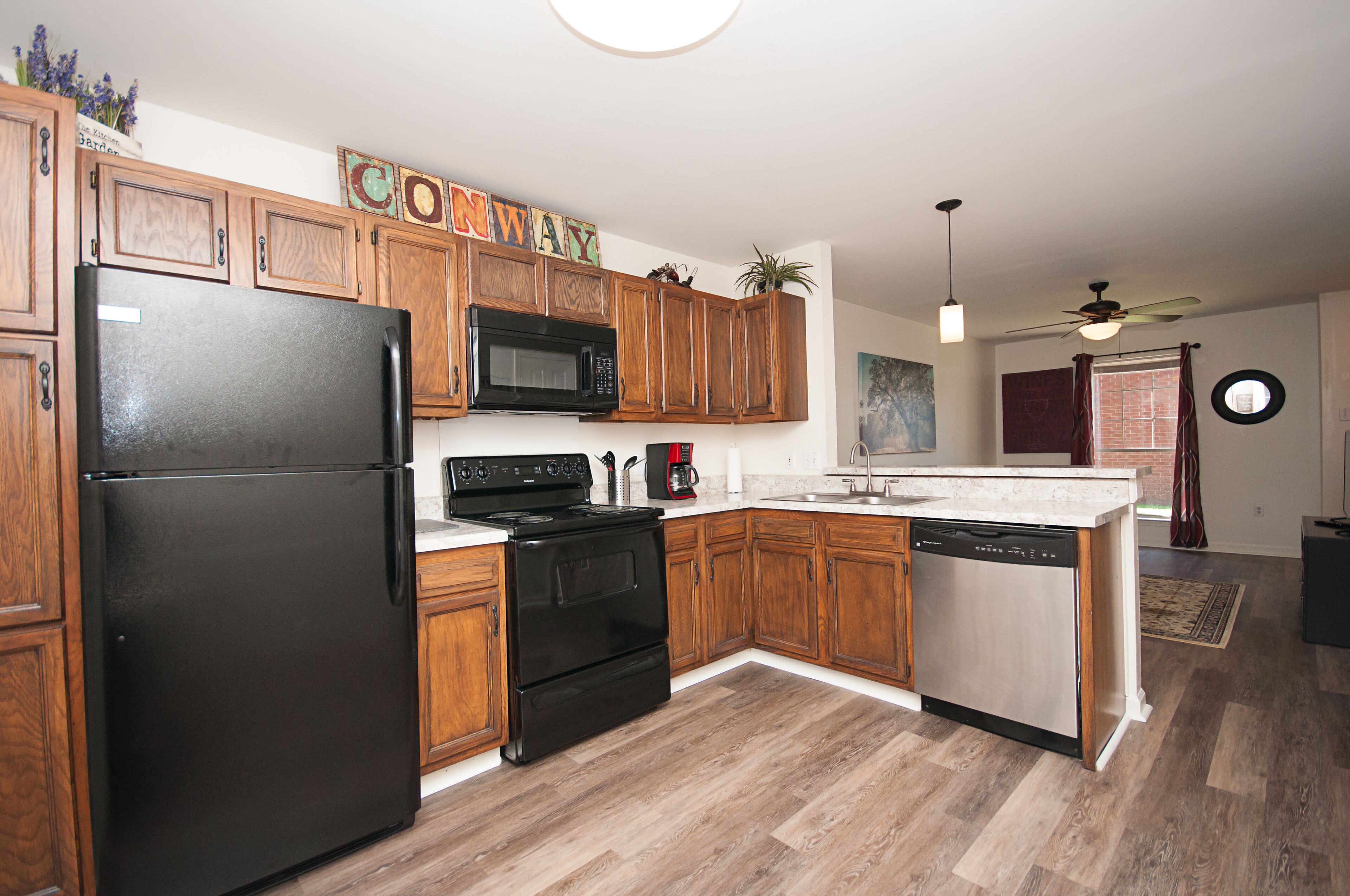 2 bedroom  Town home - Walk to Hendrix College