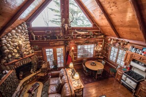 Smart TV, fireplace, DVD player, books
