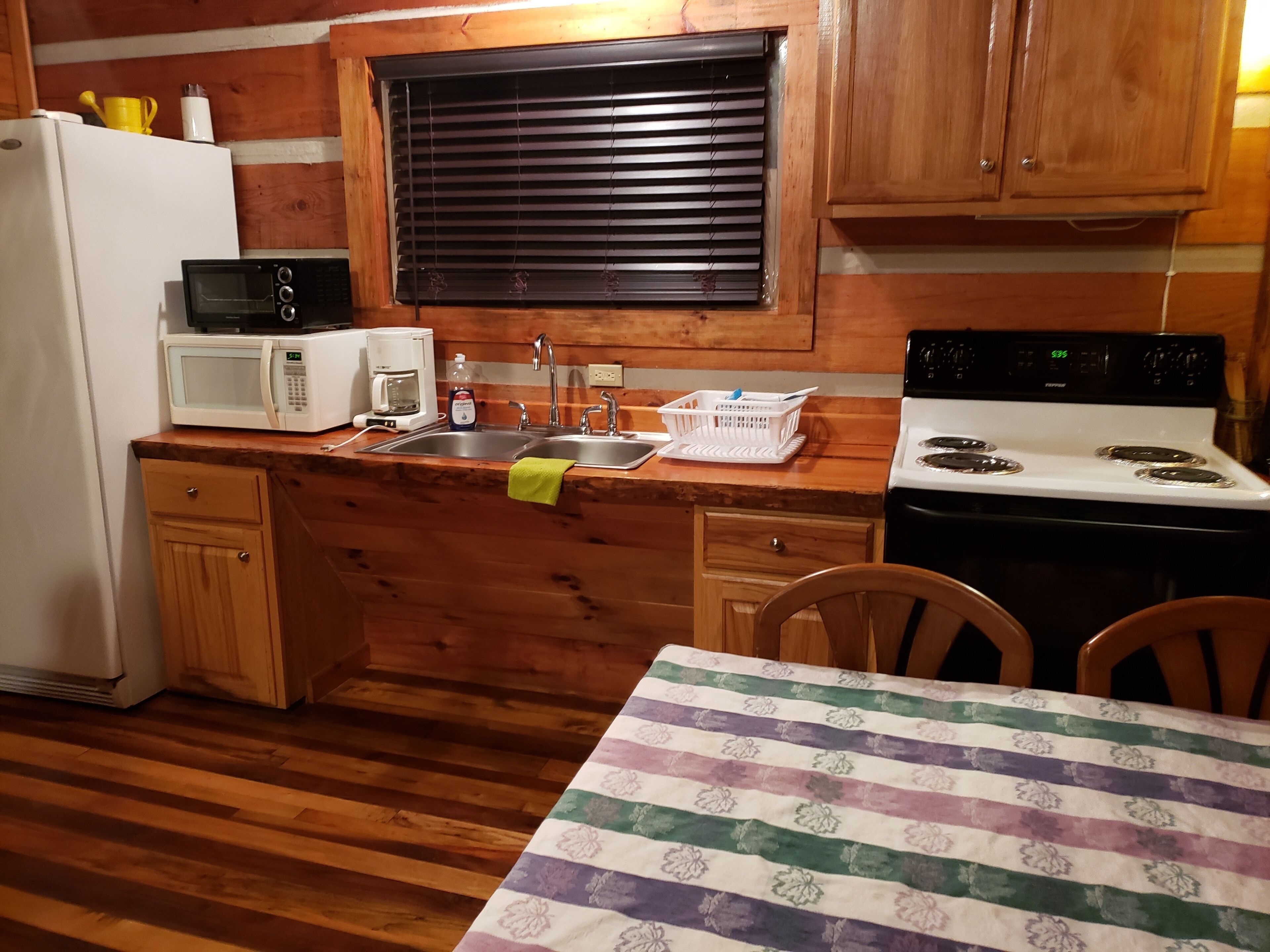 Riverfront Log Cabin, Hot Tub, Pet-Friendly, Universal Access
