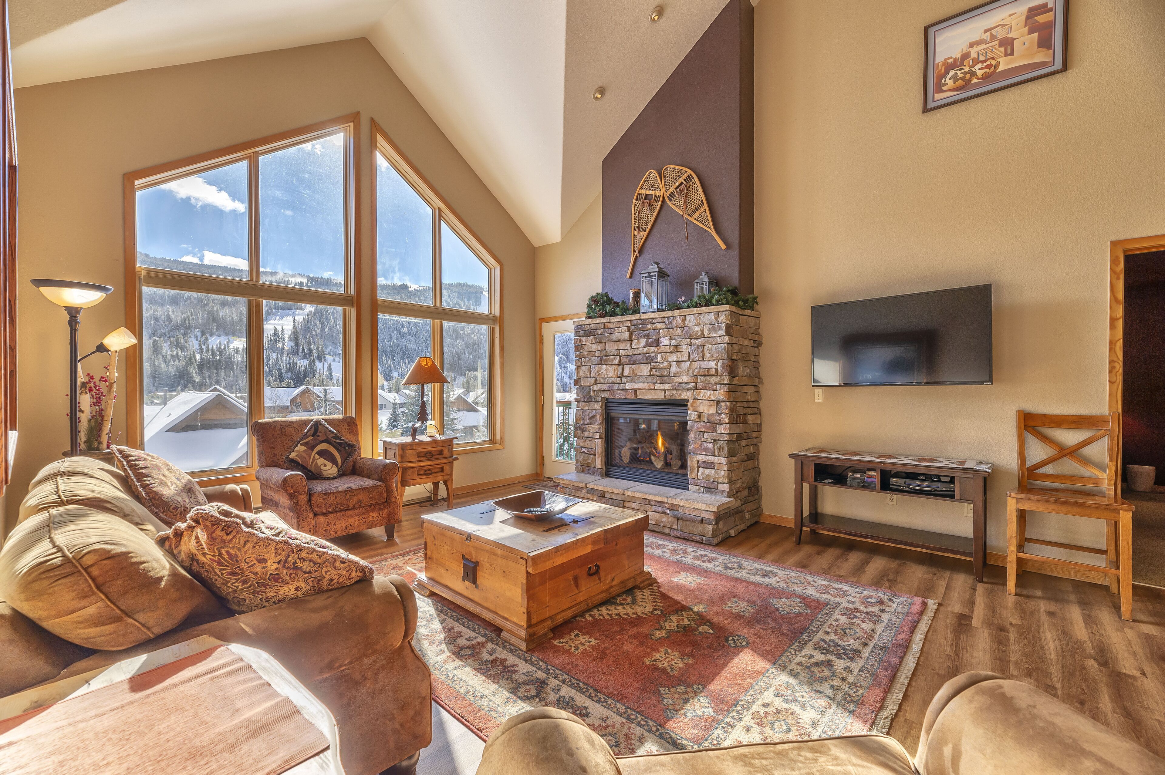 Flat-screen TV, fireplace, video games, DVD player