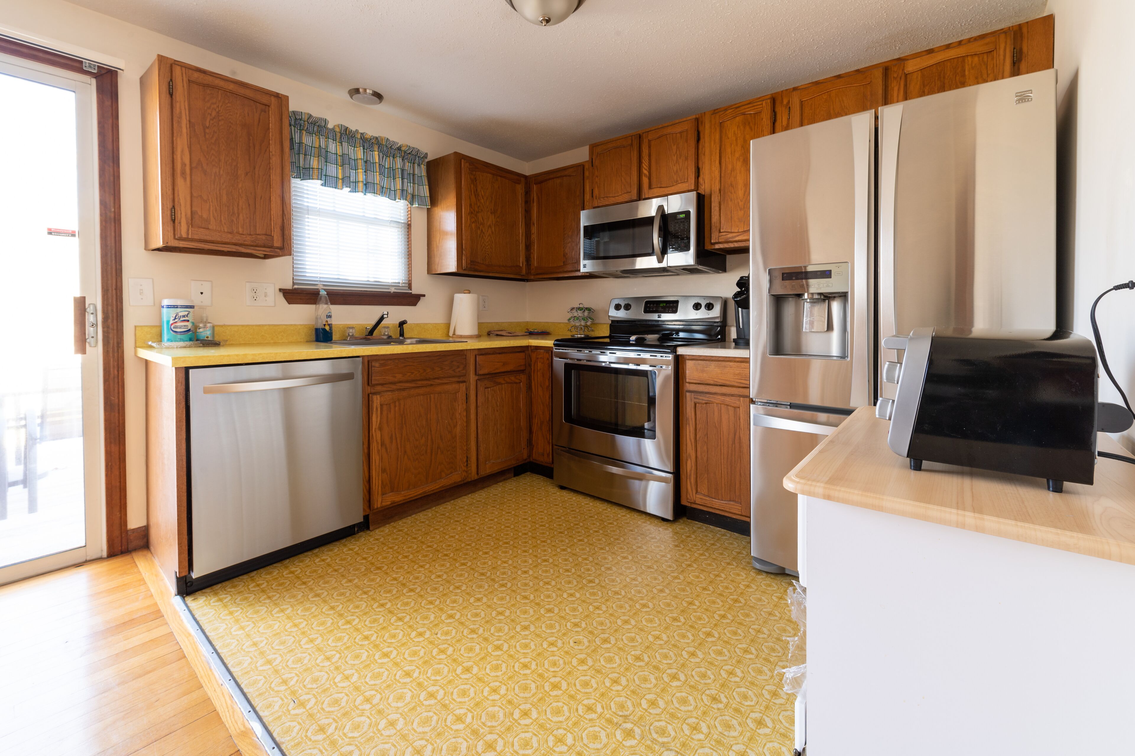 Single Family Home located on a dead end street near all amenities.