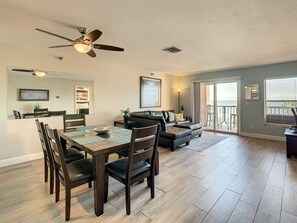 Smart TV, DVD player