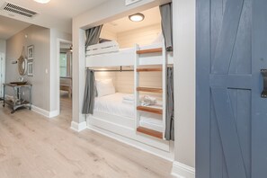 2 bedrooms, in-room safe, iron/ironing board, WiFi