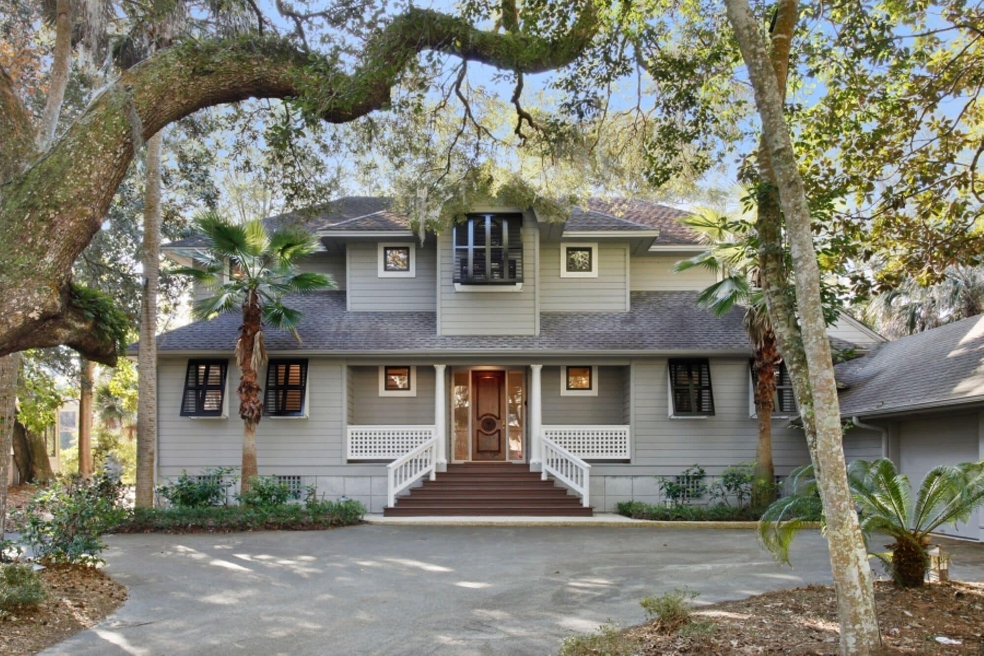 FALL SPECIAL BOOKING NOW $495 A NIGHT