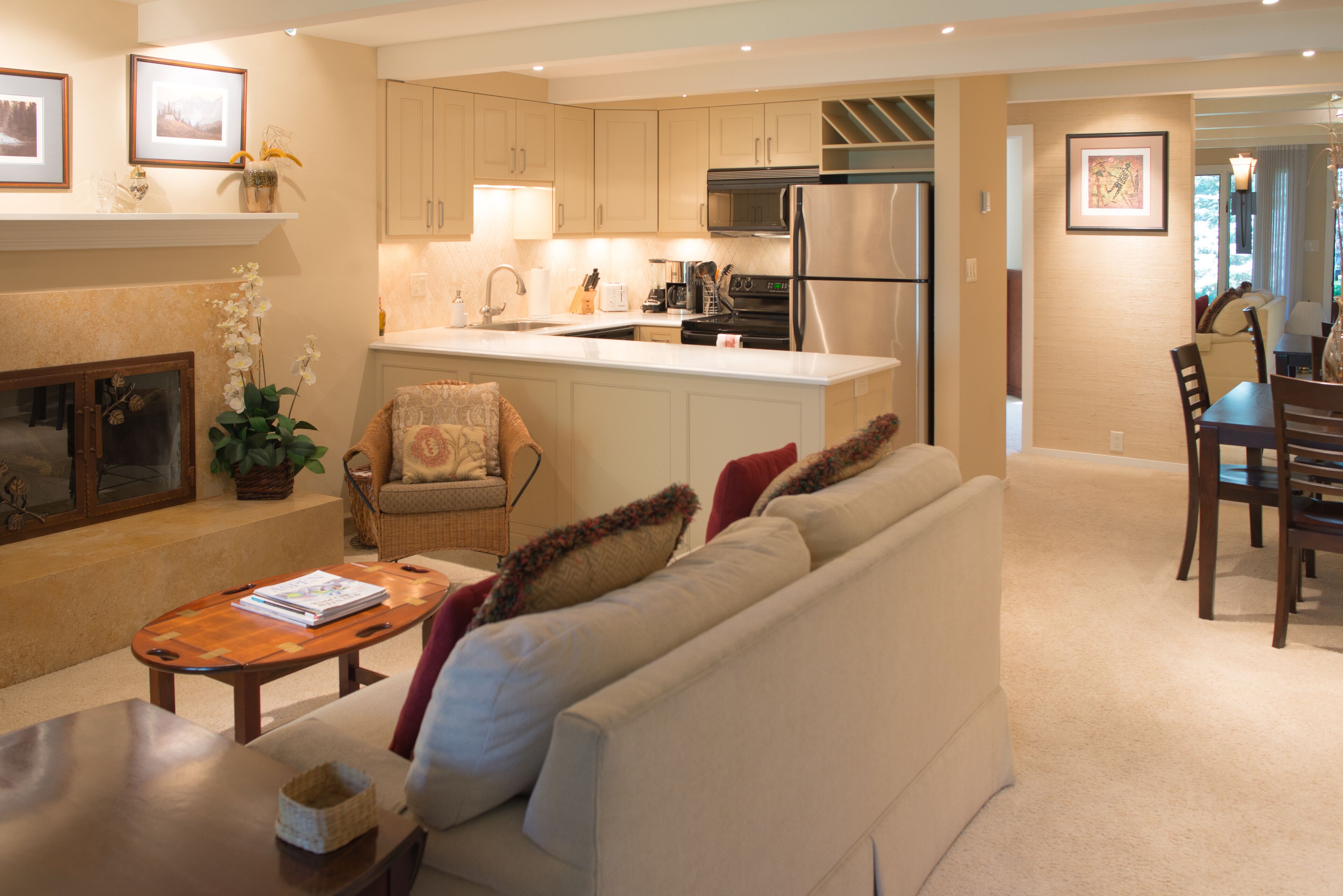 Cozy Aspen Condominium in the heart of Aspen, walk to gondola