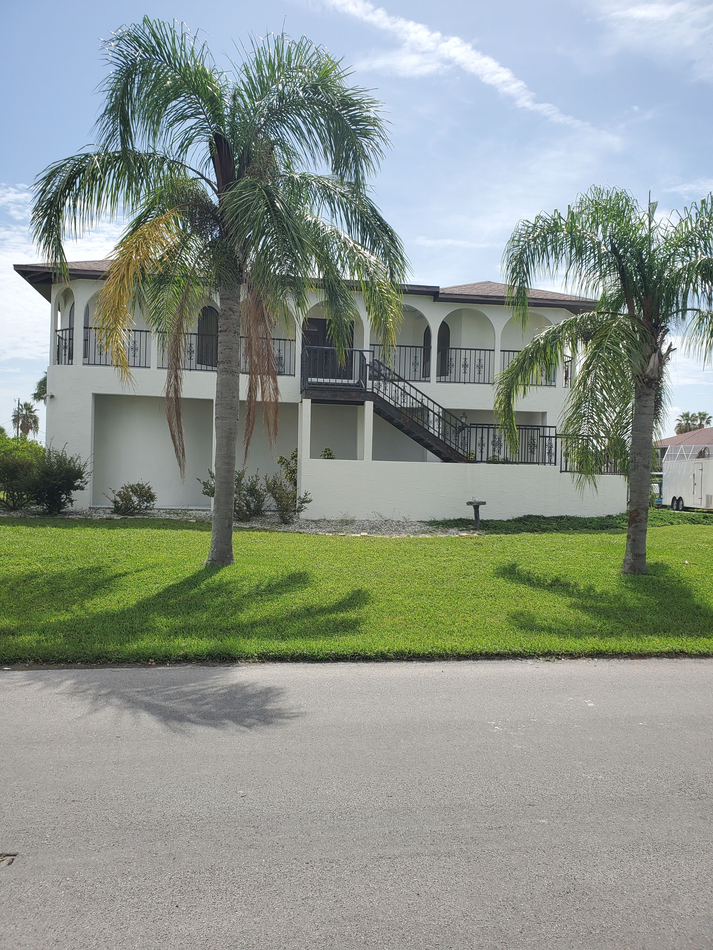 EZ gulf access, lg. dock, great views , discounted monthly rates 
