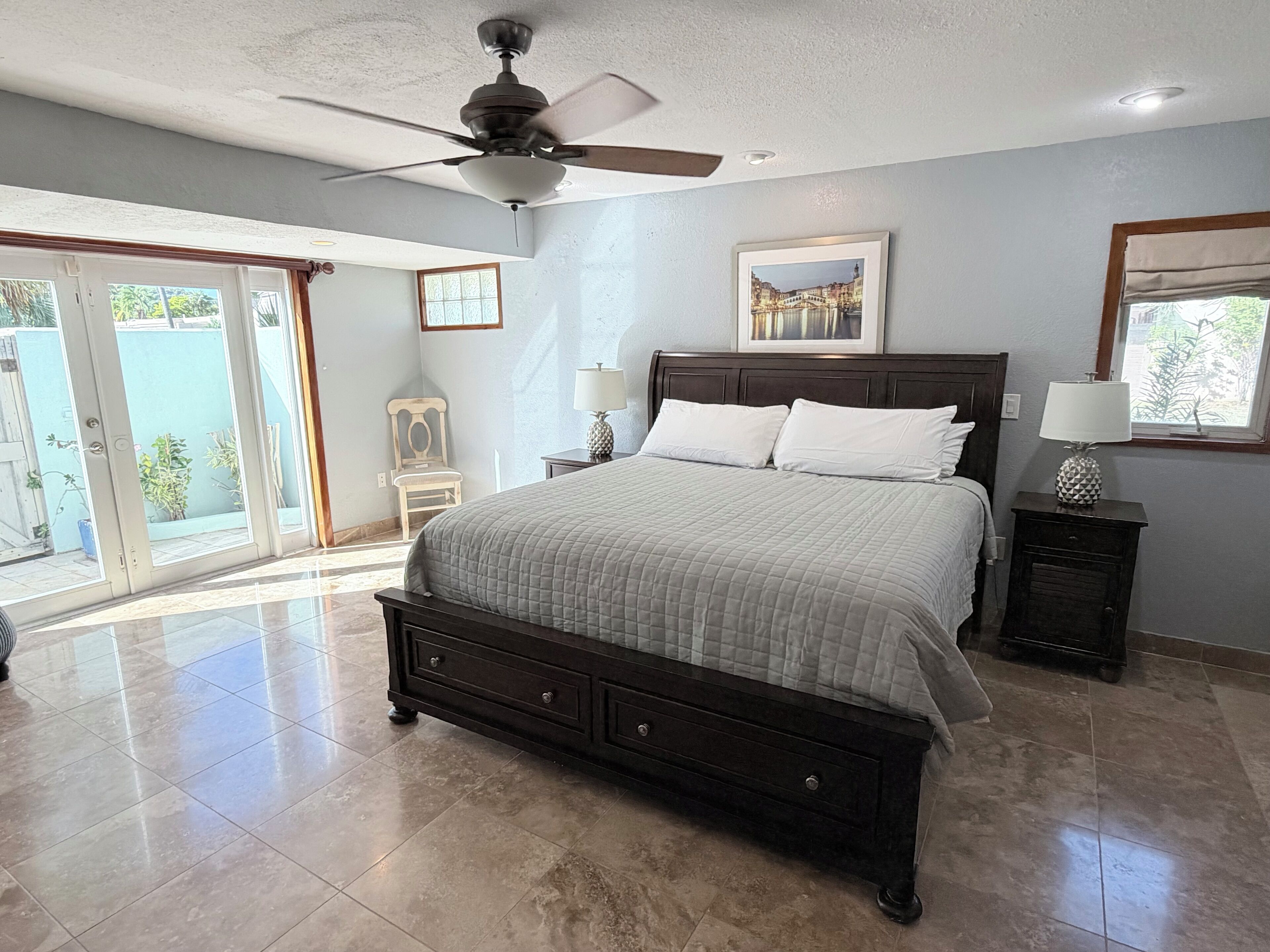 3 bedrooms, travel crib, free WiFi, bed sheets