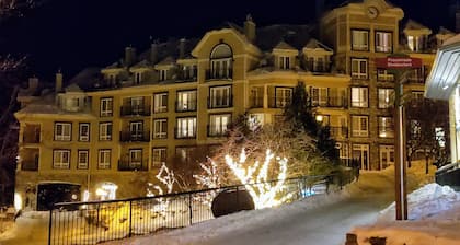 RĂNOVĂ-Skiin&out/Ă pied du village/UnitĂ© de coin/Piscine (Ă©tĂ©) /EnsoleillĂ©