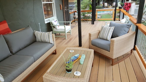 Fully Furnished Cottage With BBQ And Pool - pet considered