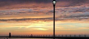 A soli 2 isolati dalla spiaggia, un isolato a Kids Corner, oltre mezzo acro!