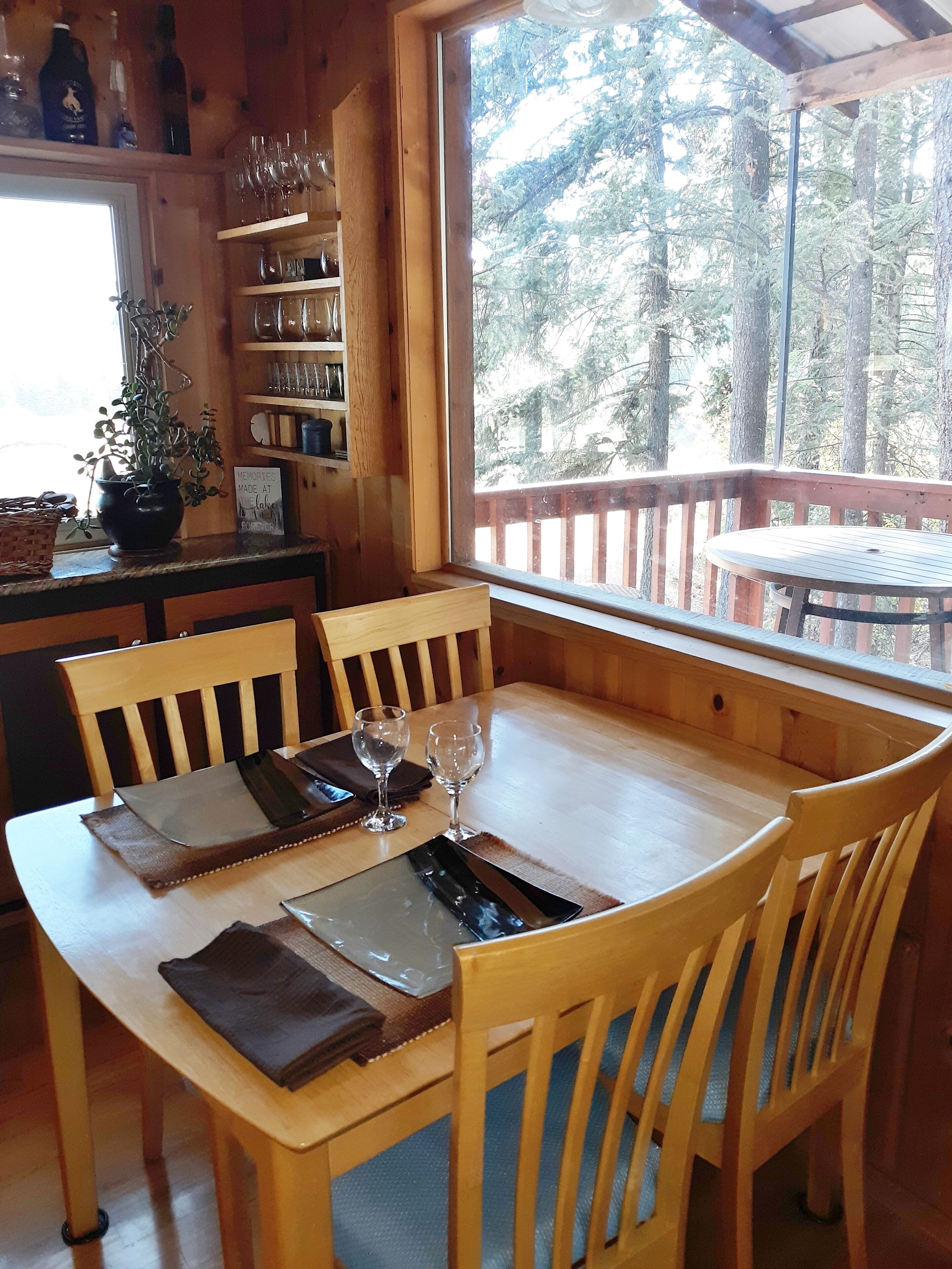 Lakeside Cabin House, 2 Bed 1 Bath 