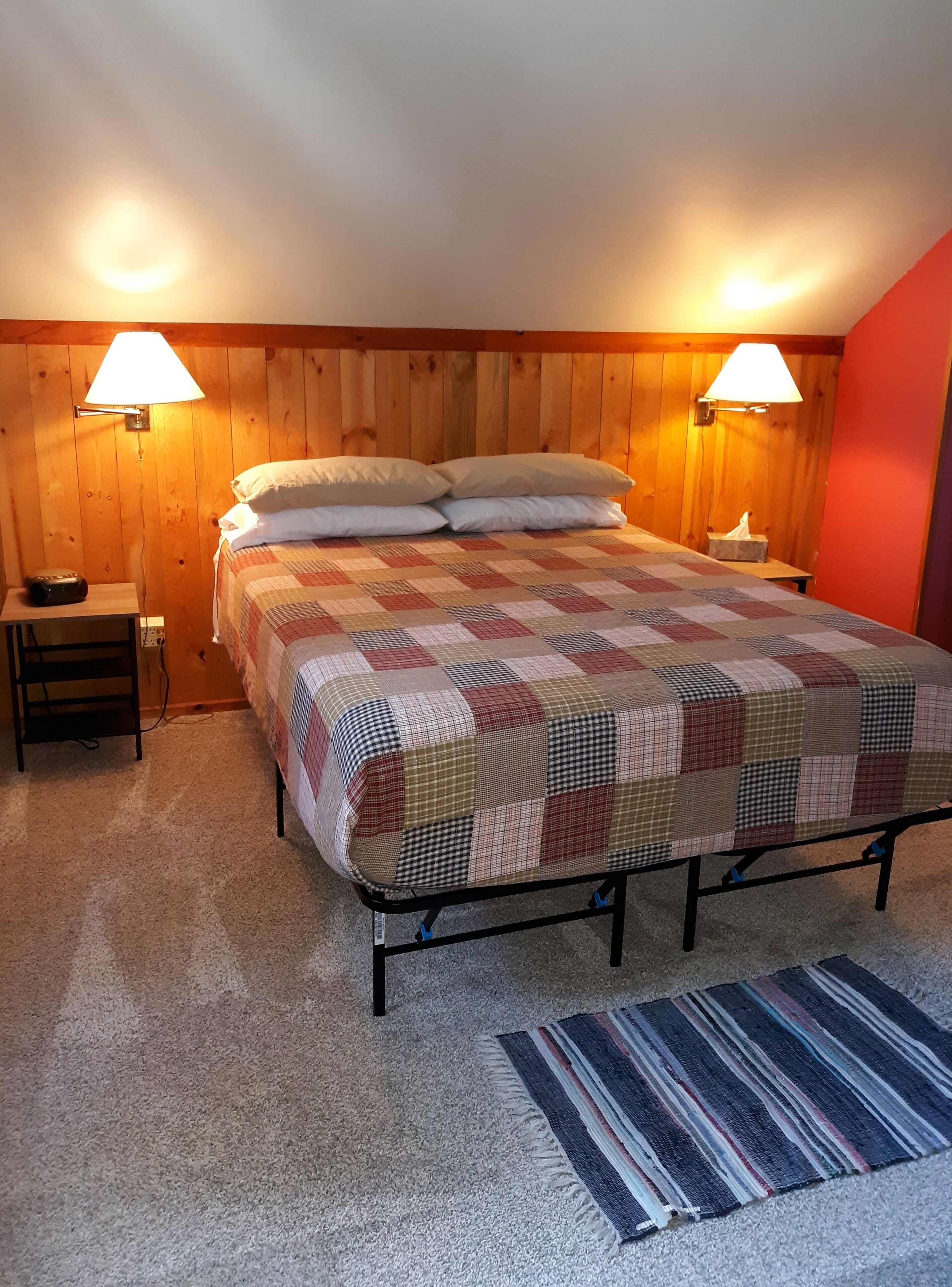 Lakeside Cabin House, 2 Bed 1 Bath 