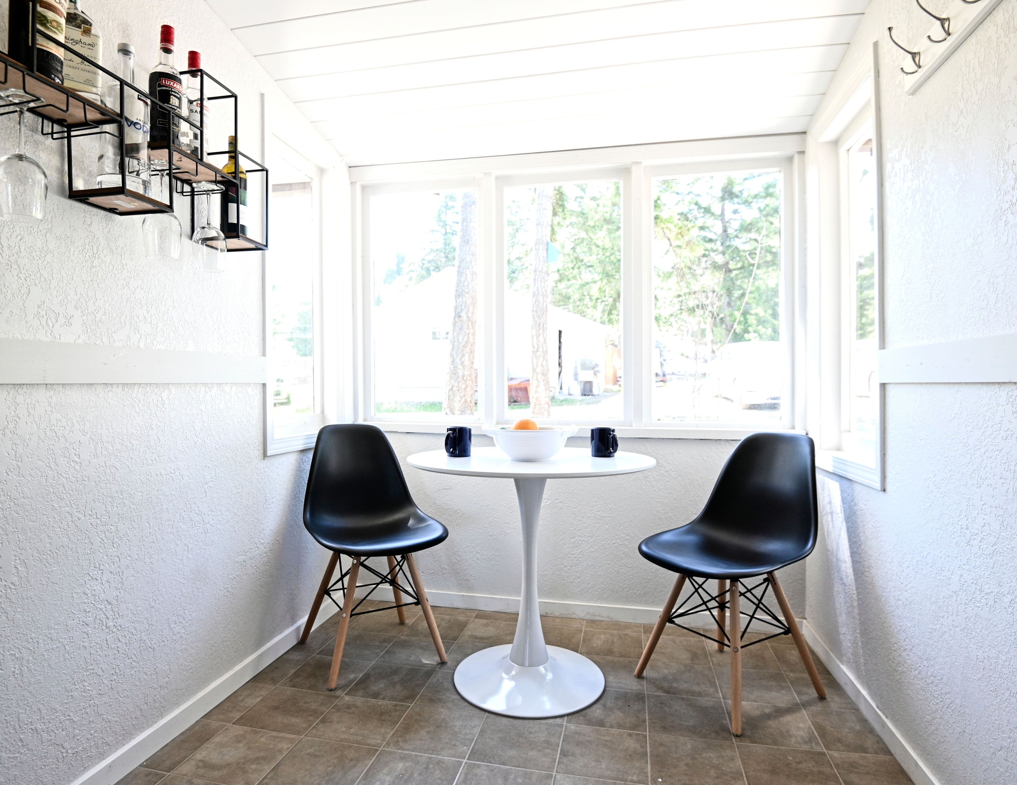 Lake Front, Stunning Lake Views, Family Friendly, hot tub