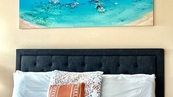 1 habitación, tabla de planchar con plancha, wifi gratis y ropa de cama