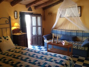 3 bedrooms, desk, iron/ironing board, WiFi - Lovely house with character ~ Aracena Natural Park ~ 45 Minutes Drive From Sevi (Zufre)