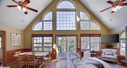 (Uusi listaus) Wolf Run Lake View Chalet, 200 metrin päässä rannasta ja järvestä!