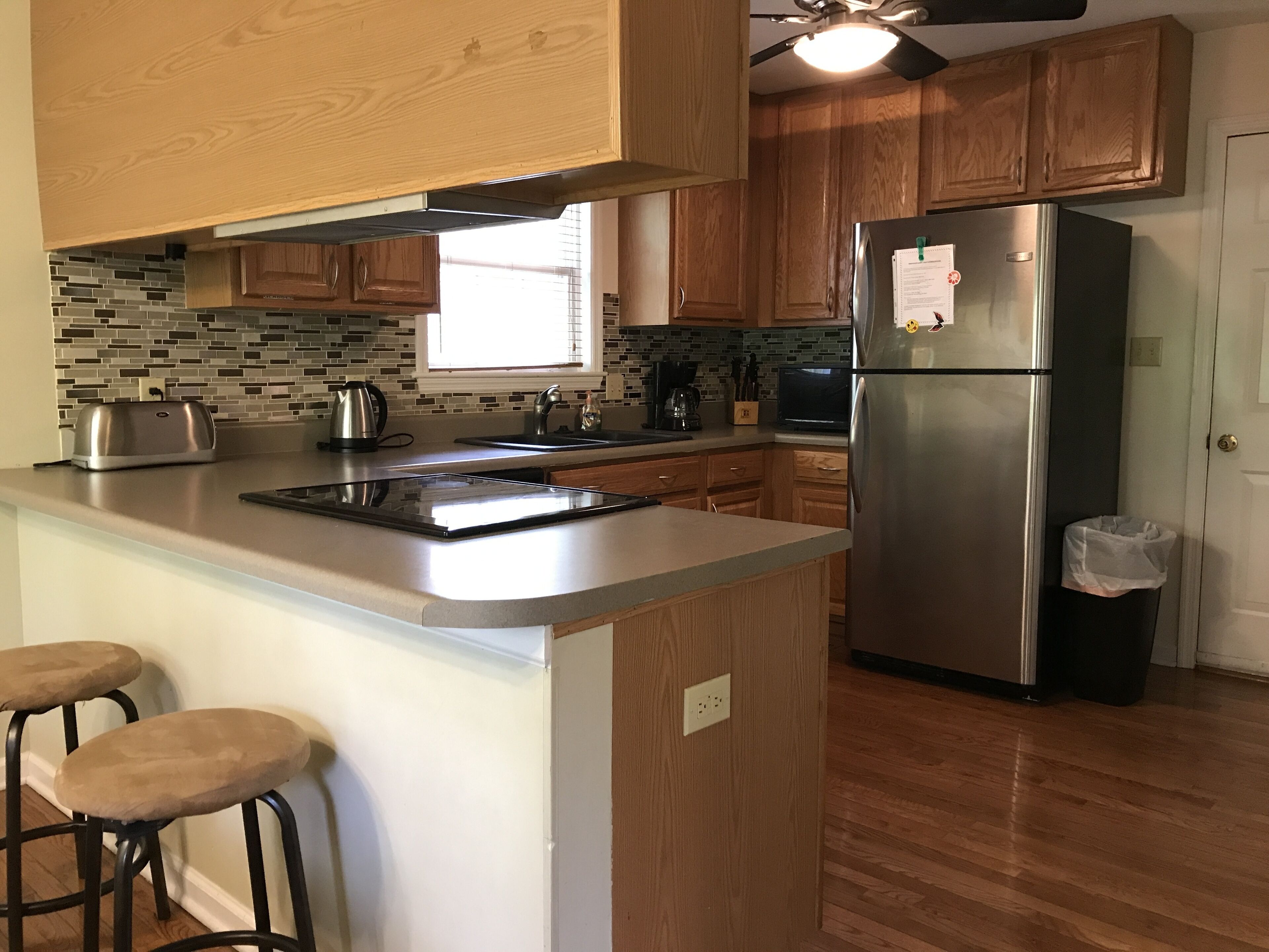 Jacuzzi, Pool Table, Ping-Pong,Wifi! and more