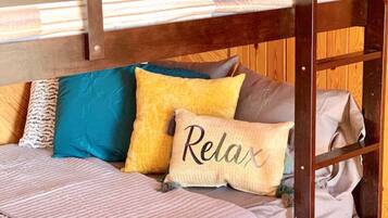 4 habitaciones, tabla de planchar con plancha, cuna de viaje y wifi