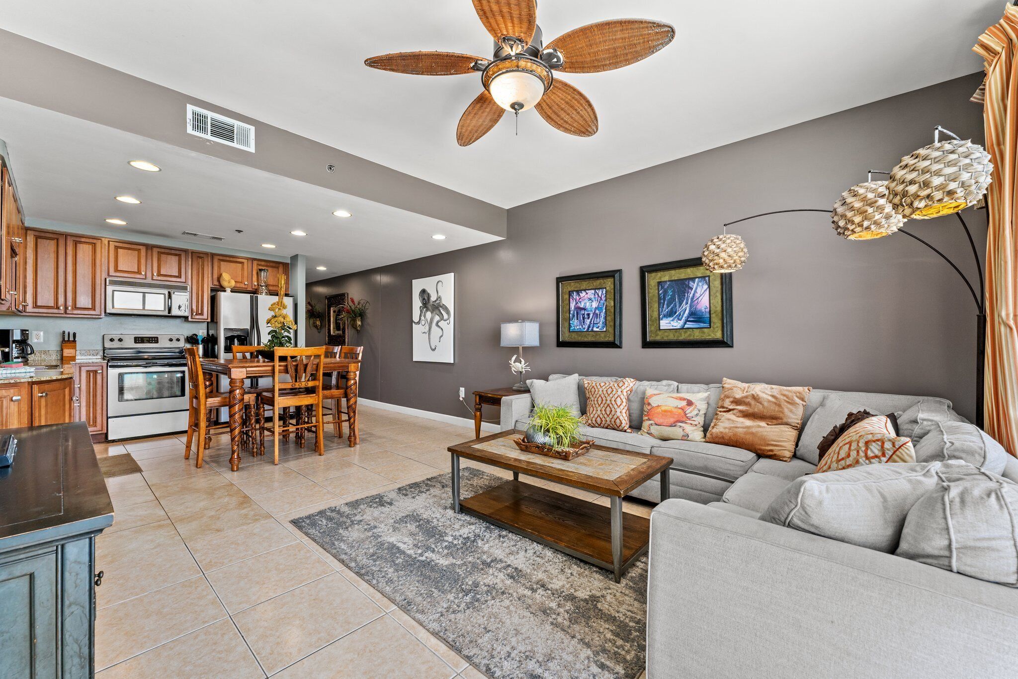 Aug 24-29th Avail! King,Full,2bunks,sofa sleeps 8! Free Reserved Beach Chairs! 
