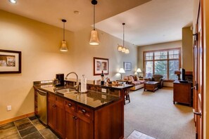 Interior - Capitol Peak Lodge 3123 (Snowmass Village)