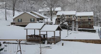 Clean, comfortable, updated 2 bedroom 1 bath condo overlooking pool.