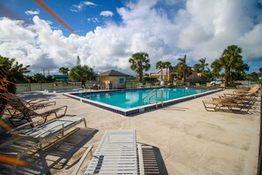 Pool - Relax by the sea! Jupiter 1-bedroom condo near Jupiter Beach (Jupiter)