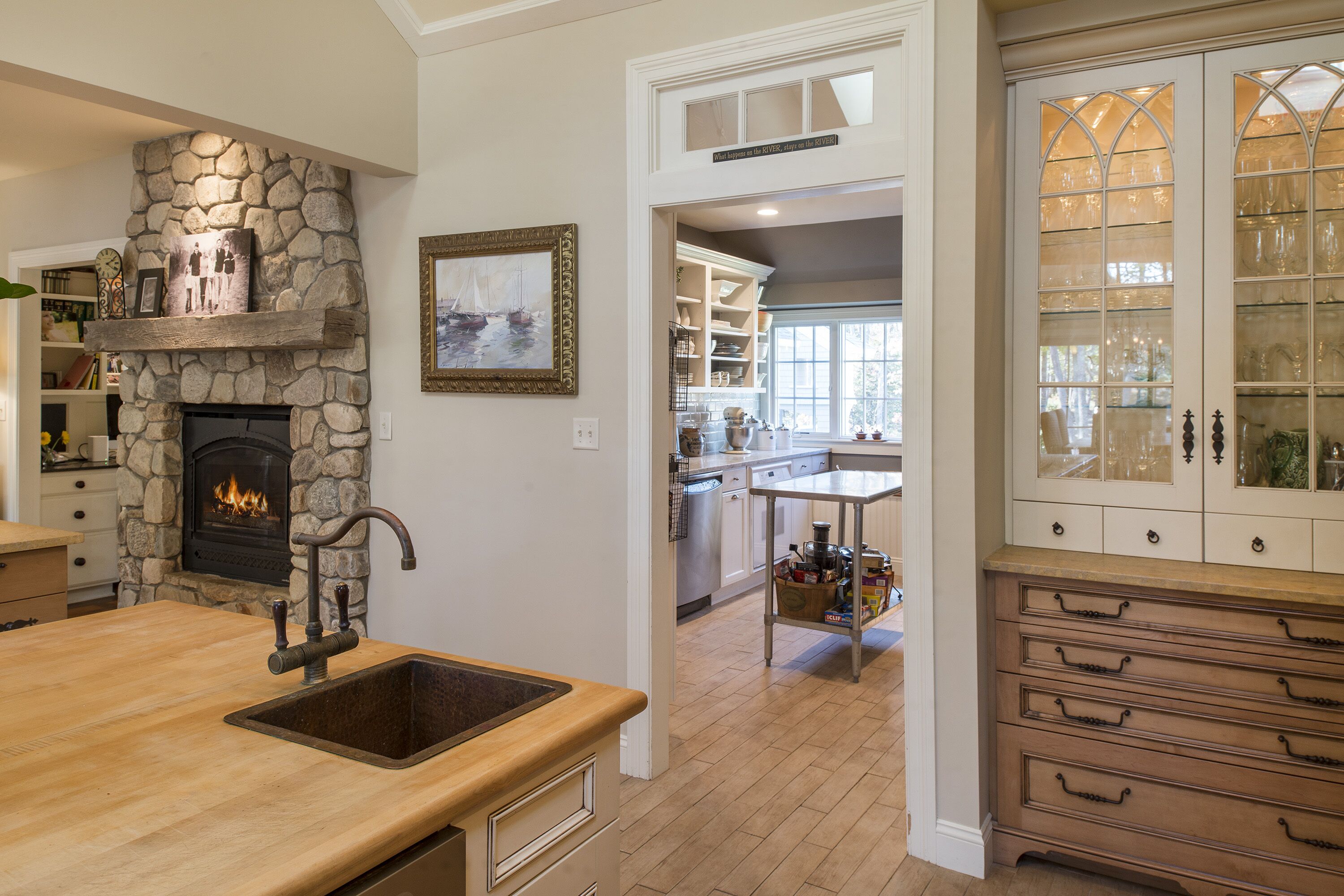 Gorgeous River View Walk to Kennebunkport & Beach/ Relax by Fireplace