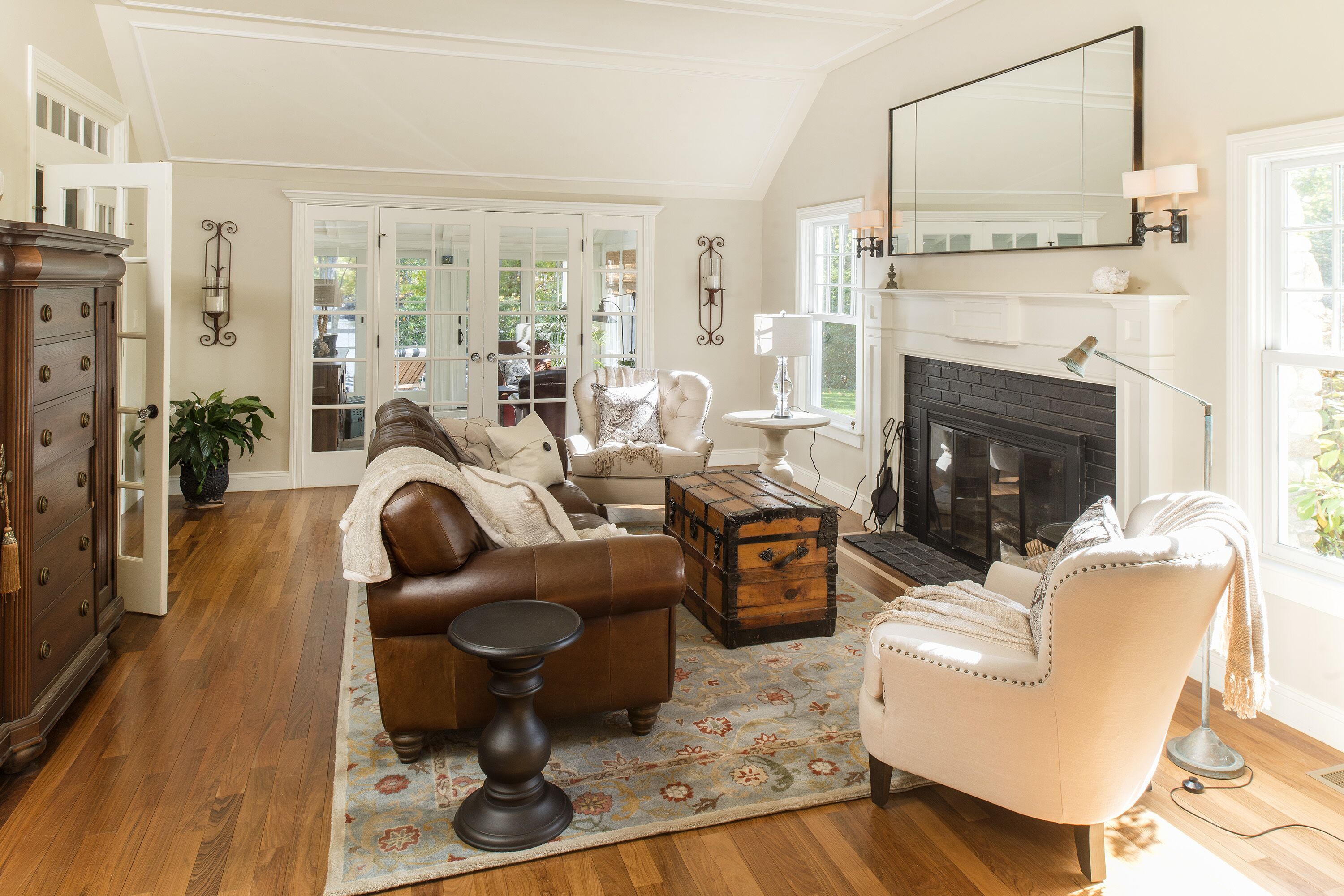 Gorgeous River View Walk to Kennebunkport & Beach/ Relax by Fireplace