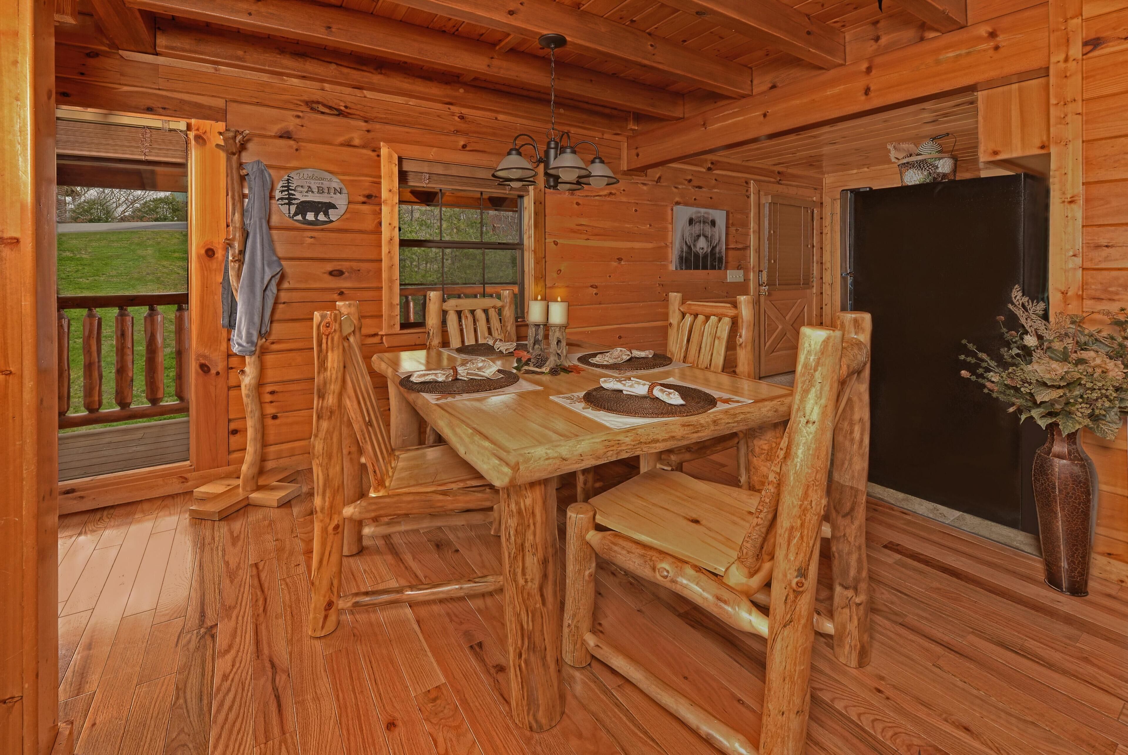 Once Upon A Time - Brand New Hot Tub!| Luxury Resort Cabin| Family Fun Games!