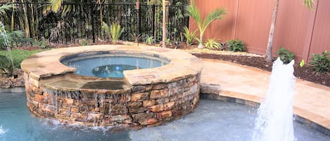 屋外プール、温水プール