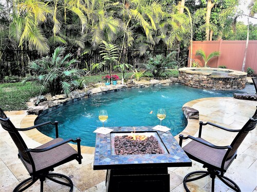 Valtava Upea House - Upea suolaisen veden allas & Spa - 5 min kävelymatkan päässä Beach