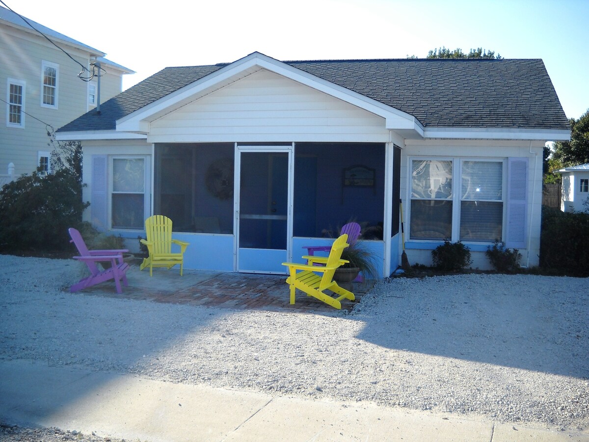 Photo 2 of Great Tarpon Getaway Sleeps 8,Pet Friendly,Steps to the Beach