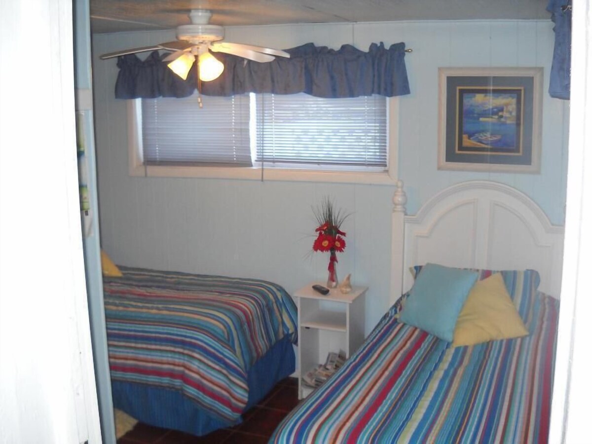 Photo 6 of Great Tarpon Getaway Sleeps 8,Pet Friendly,Steps to the Beach