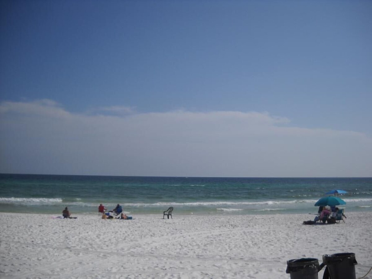 Photo 10 of Great Tarpon Getaway Sleeps 8,Pet Friendly,Steps to the Beach