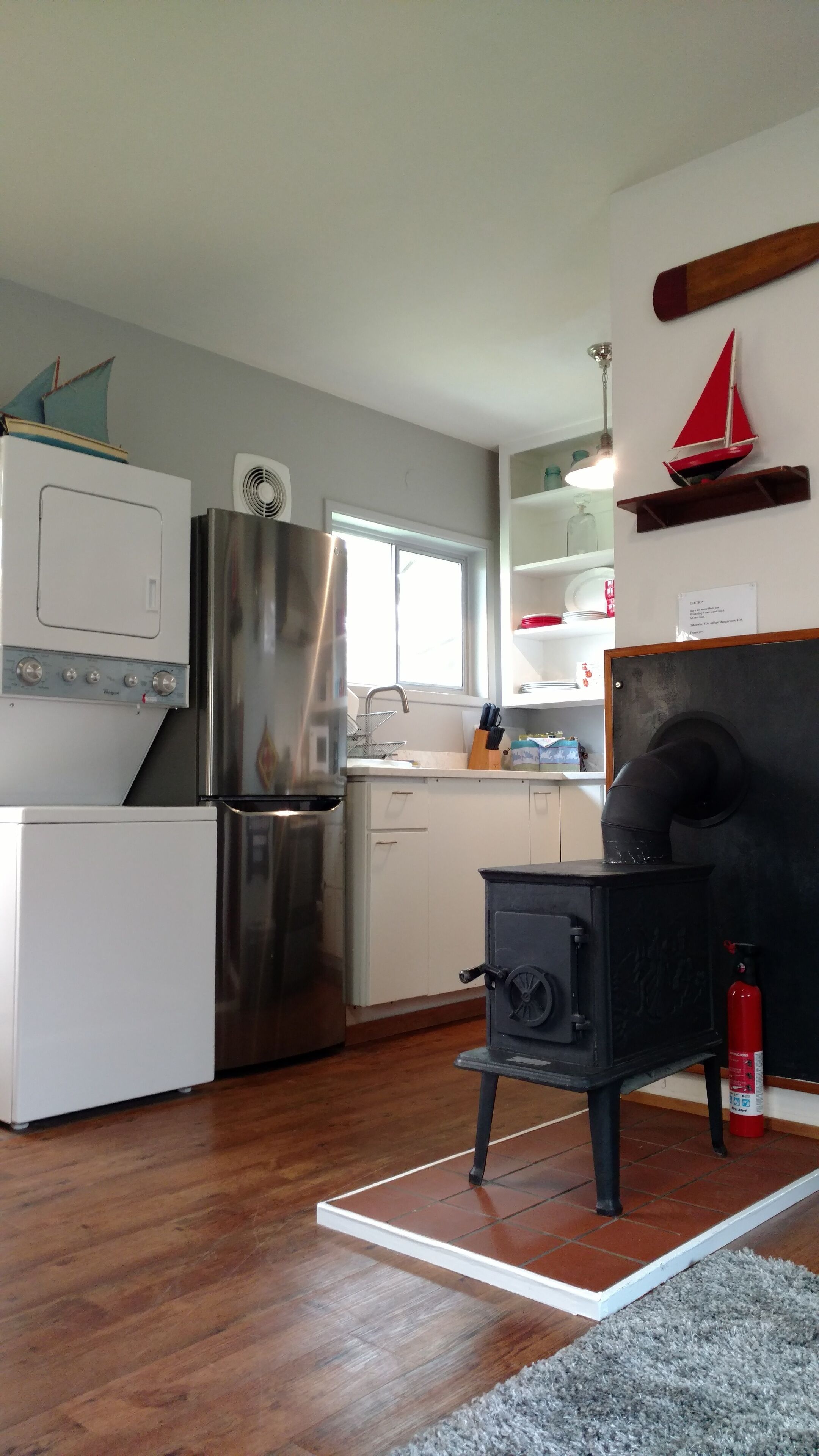 Charming waterfront cottage! 