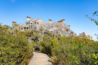 Romantic Oceanfront Escape for Couples