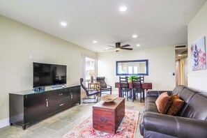 Smart TV, stereo - BOOK THIS AMAZING OCEANFRONT CONDO RIGHT IN MISSION BEACH!!! GREAT AMMENTIES. (San Diego)