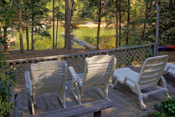 Lower deck