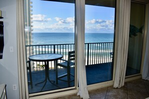 Interior - INVITING BEACH UNIT WITH OCEANS VIEWS - BEACH CHAIR SERVICE AND PREMIER PARKING! (Panama City Beach)