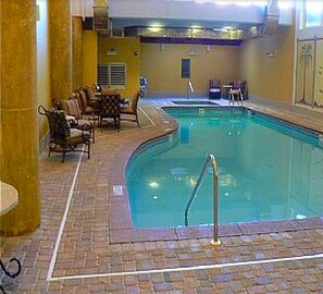 Piscine couverte, piscine extérieure
