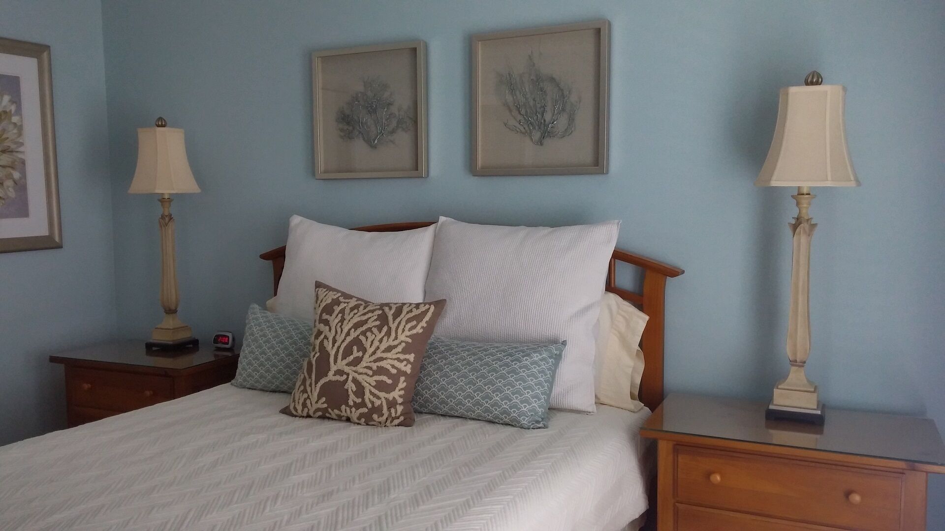 Gorgeous Southend Condo 1 Block to Beach and 6 Tags