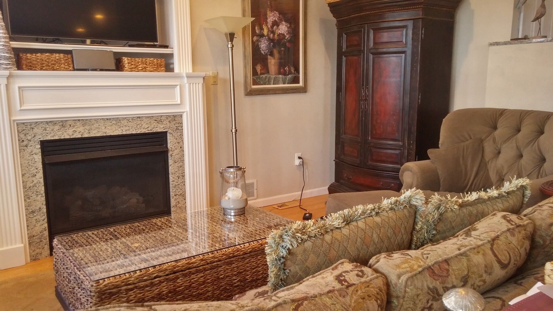 Gorgeous Southend Condo 1 Block to Beach and 6 Tags