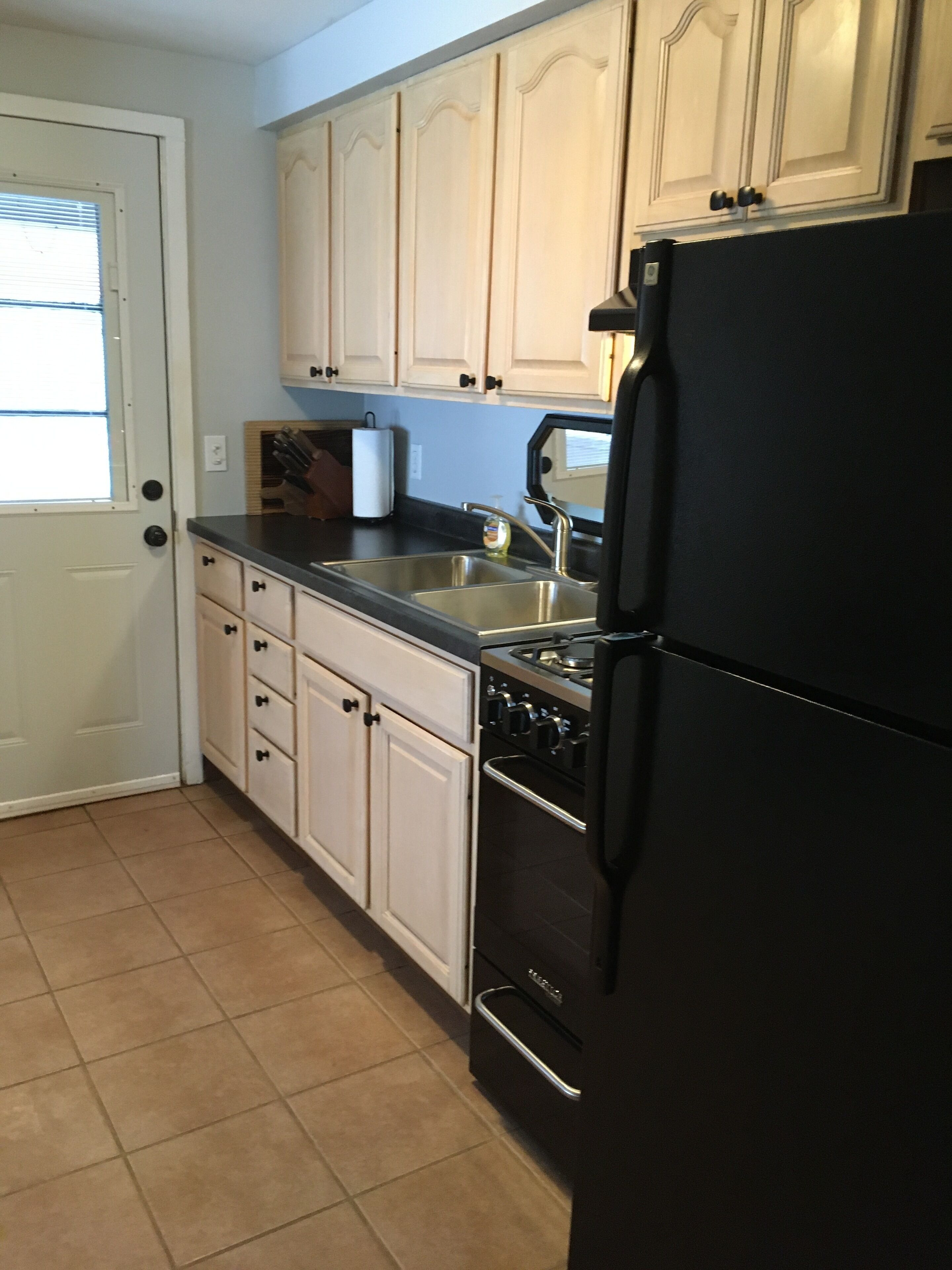 Two bedroom lakeside cabin just 30' from Lake Wissota!