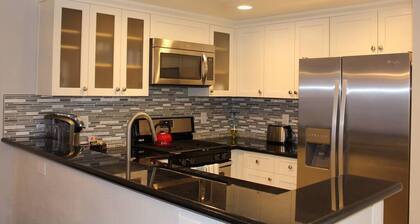 ❤️Anaheim Rental⭐️Walk to Disneyland❤️POOLS❤SPA❤AC⭐️2 PRKG💜