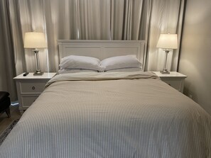 2 bedrooms, iron/ironing board, WiFi, bed sheets