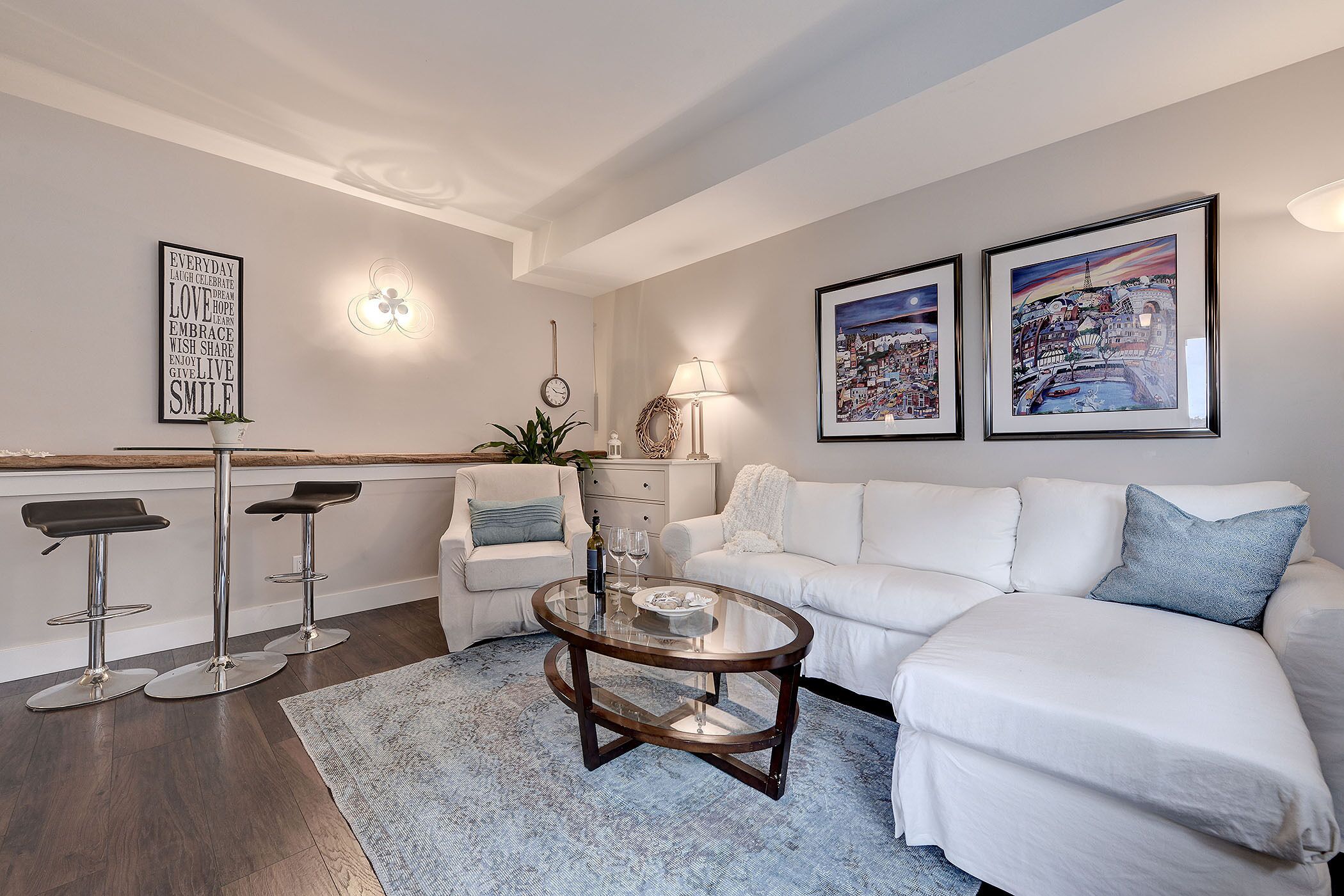 Cadboro Bay/University Area Beautiful New Suite