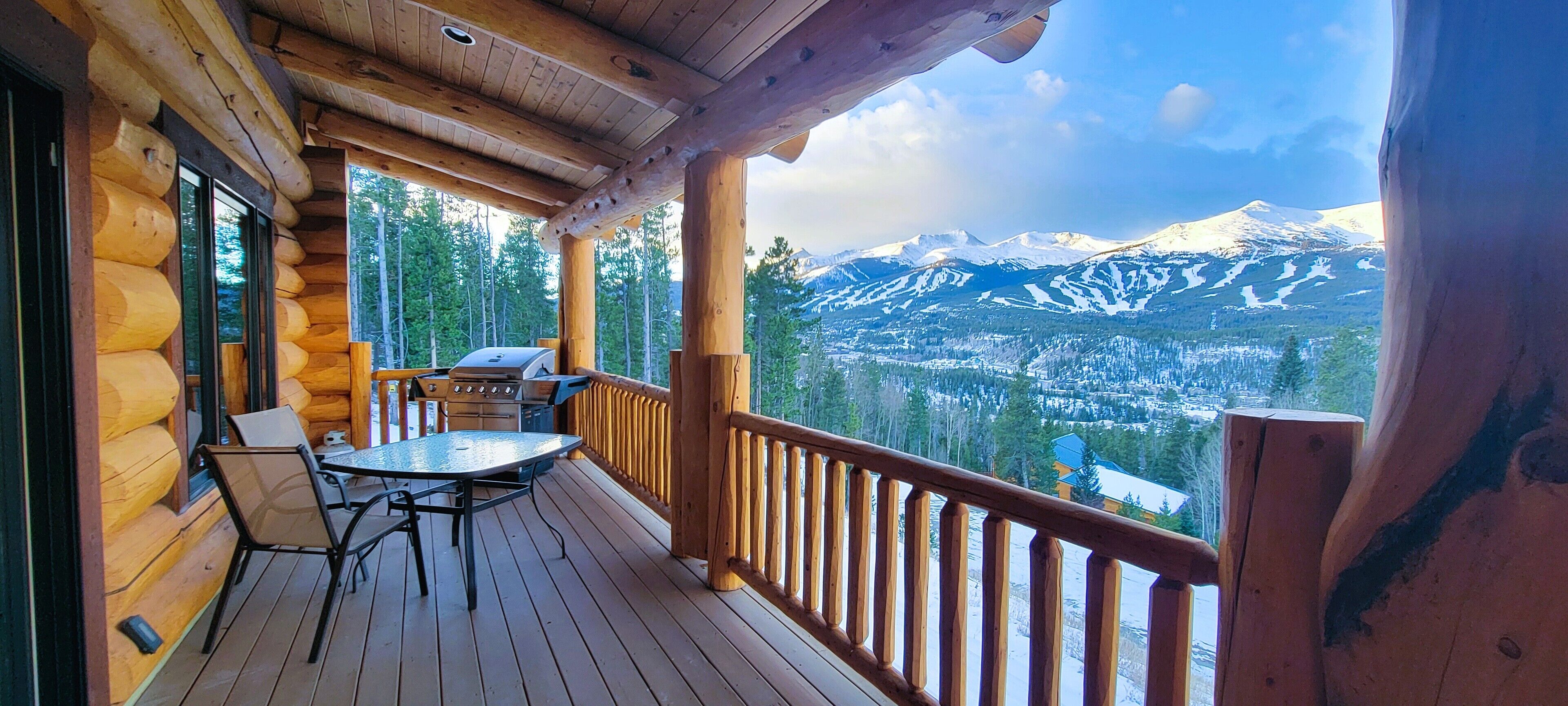 屋外ダイニングエリア